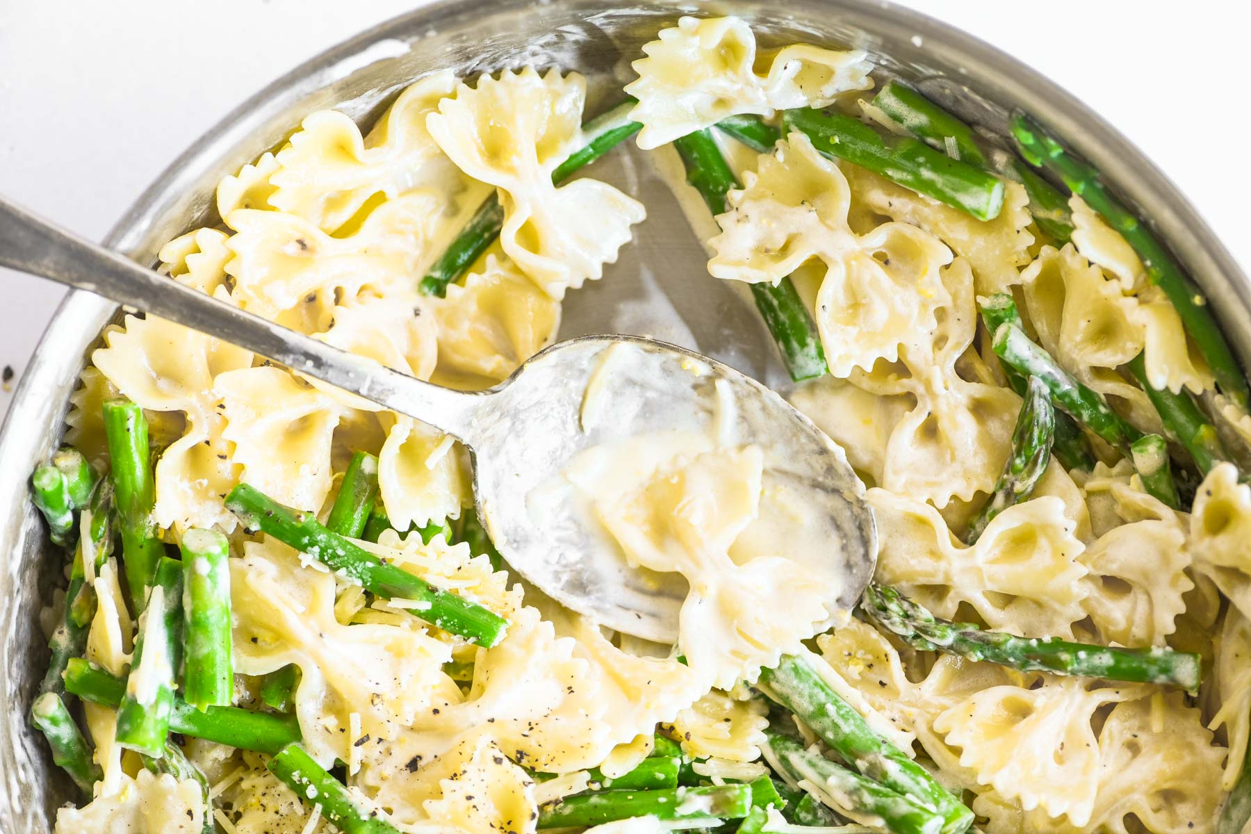Minute Creamy Lemon Asparagus Pasta: Easy Spring Dinner